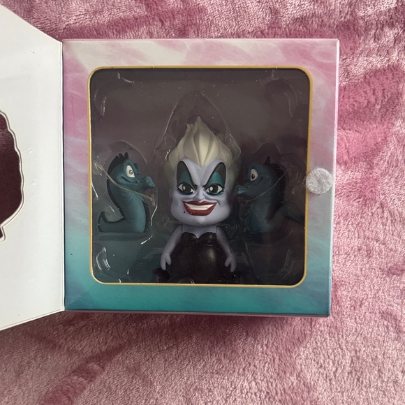 Funko The Little Mermaid Ursula Vinyl Figure - Purple and Black - Picture 3 of 8